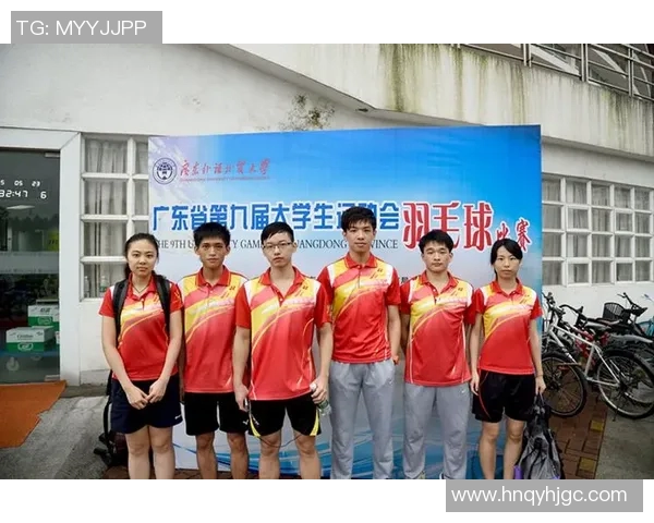 南京羽毛球队与武汉羽毛球队赛后复盘分析个人能力对比与表现